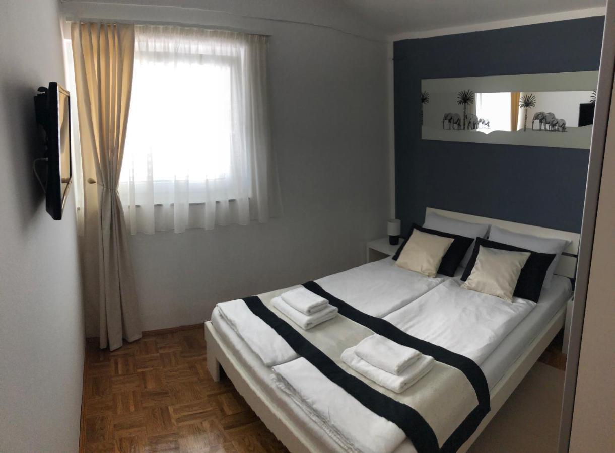 Apartments Loncar-Near Zrce Beach Novalja Exterior foto