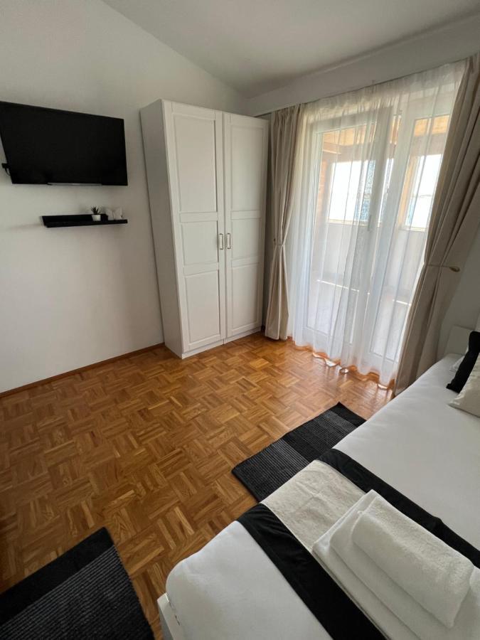 Apartments Loncar-Near Zrce Beach Novalja Exterior foto