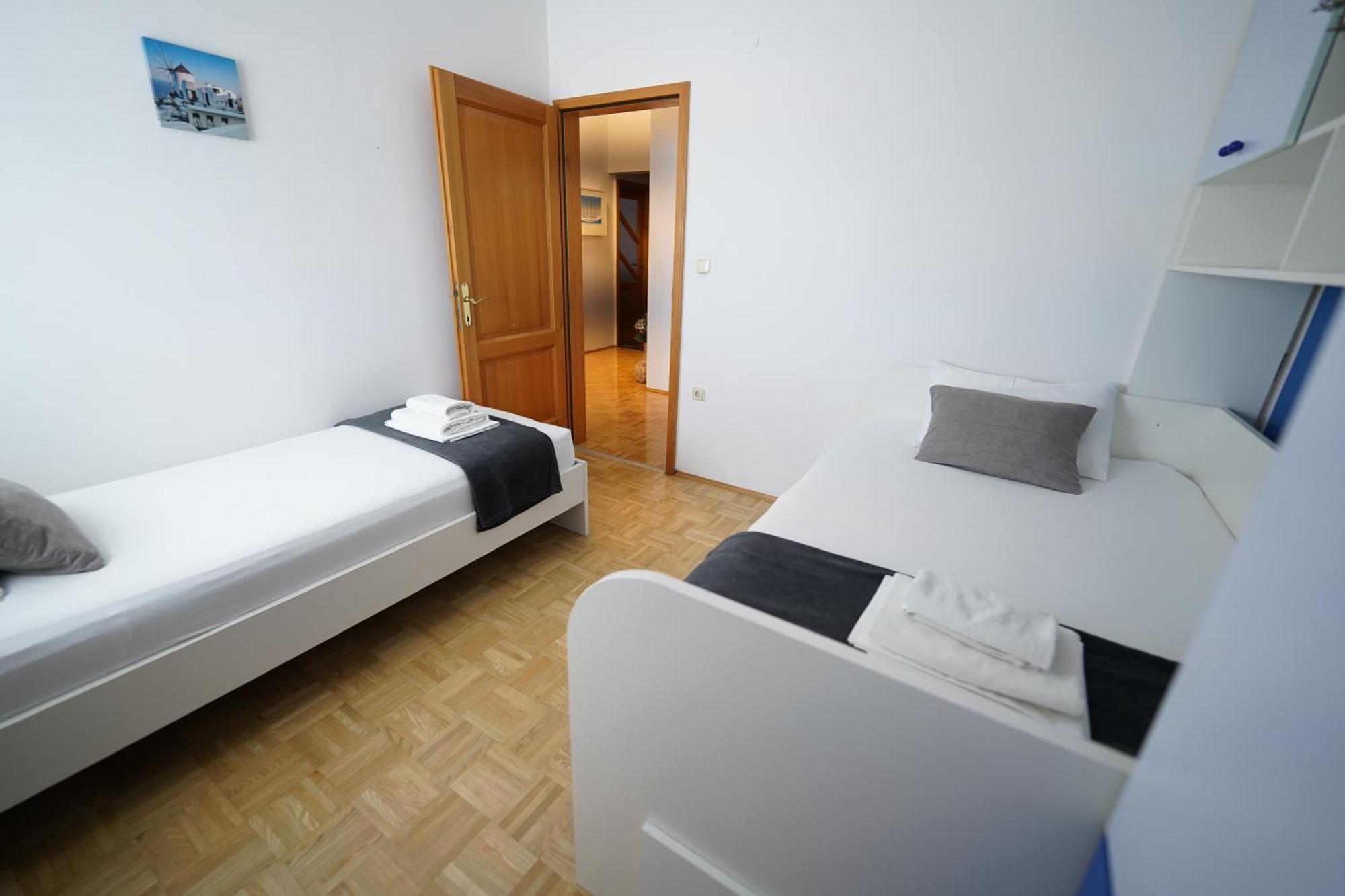Apartments Loncar-Near Zrce Beach Novalja Exterior foto